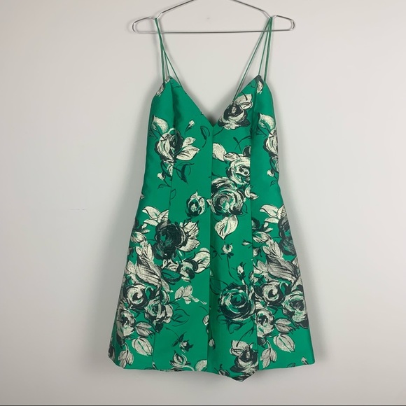 Alice & Olivia Tayla Structured Lantern Mini Dress in Kelly Green - Picture 4 of 12